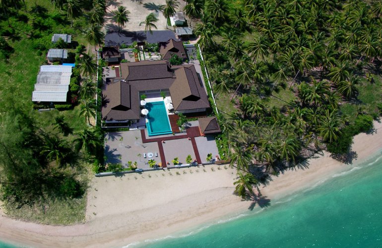 4 Bedroom Beach Front Villa with Private Pool at Laem Sett Samui